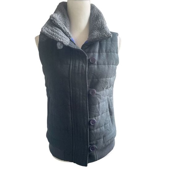 Patagonia Women’s Vagabunda Quilted Fleece Neck Puffer Vest Dark Gray S - Picture 4 of 15